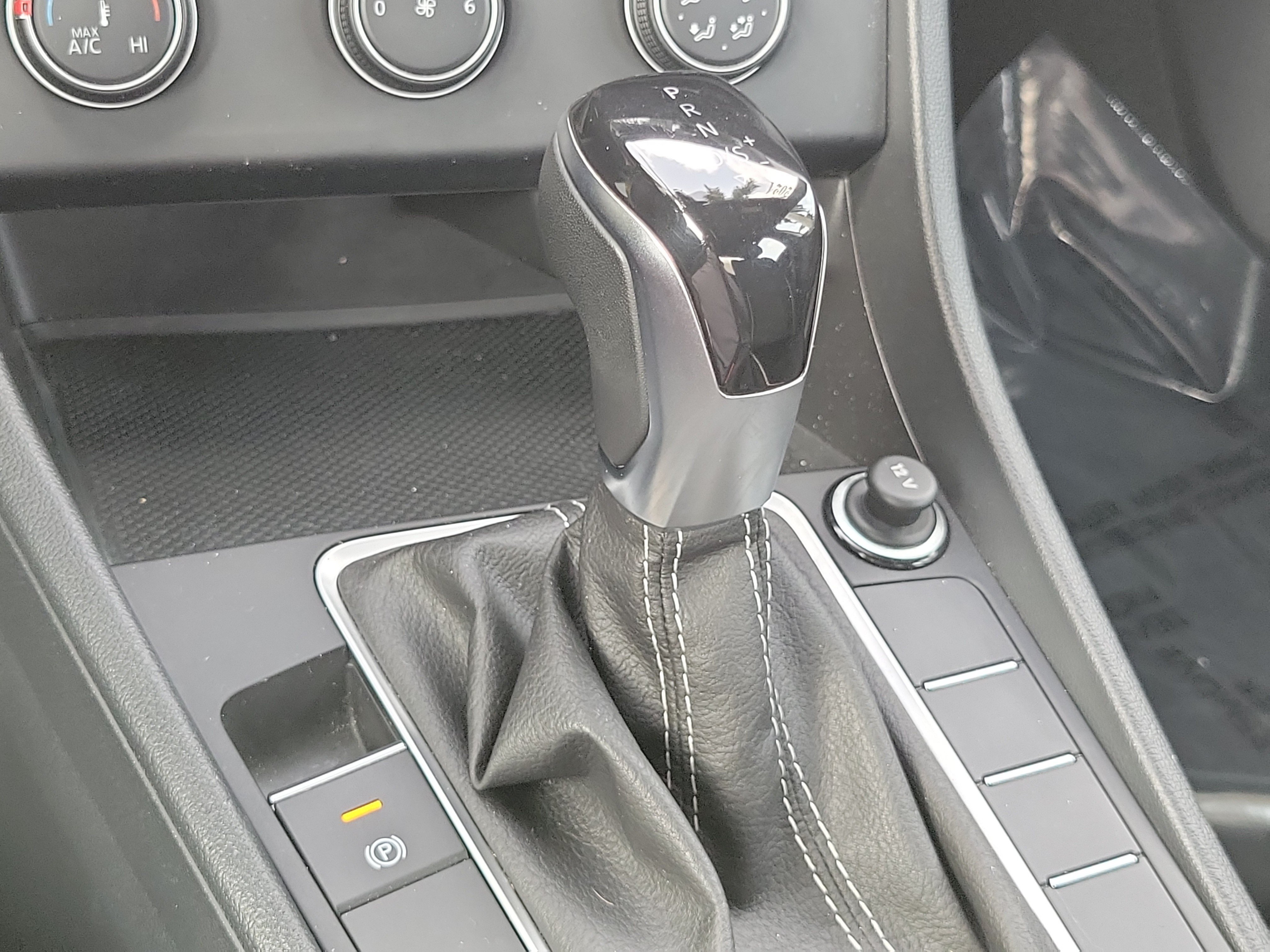 Used 2024 Volkswagen Jetta Sport FWD image 27