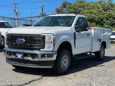New 2023 Ford F250 XL w/ FX4 Off-Road Package AWD/4WD image 2