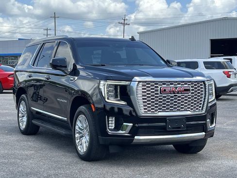 Certified 2023 GMC Yukon SLT AWD/4WD image 1