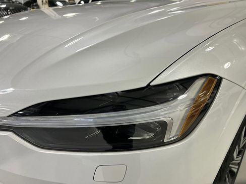Certified 2023 Volvo XC60 T8 Plus AWD/4WD image 7