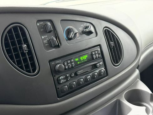Used 2003 Ford E-350 and Econoline 350 XL RWD image 60