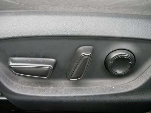 Used 2020 Toyota Avalon Limited image 20