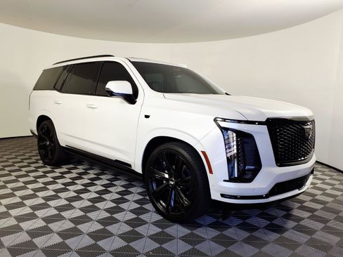 Certified 2025 Cadillac Escalade Sport Platinum AWD/4WD image 3