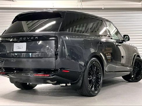 New 2026 Land Rover Range Rover SE image 4
