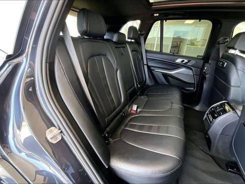 Used 2021 BMW X5 xDrive40i w/ M Sport Package AWD/4WD image 25