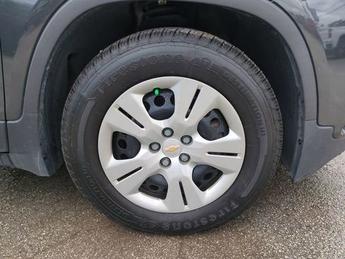 Used 2019 Chevrolet Trax LS FWD image 11
