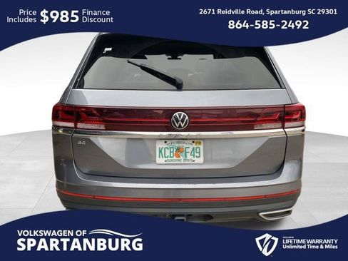 Used 2025 Volkswagen Atlas SE image 18