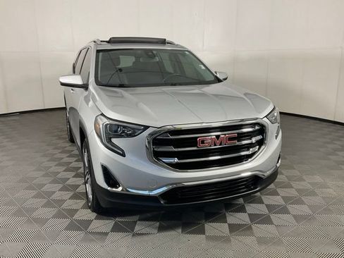 Used 2020 GMC Terrain SLT w/ Preferred Package AWD/4WD image 3