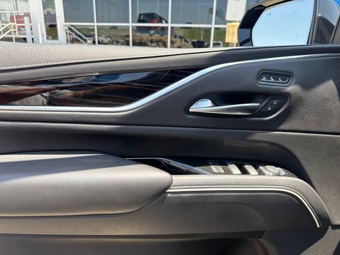 Used 2022 Cadillac Escalade Sport RWD image 16