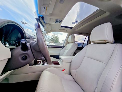 Used 2019 Lexus GX 460 Premium w/ Premium Package image 16