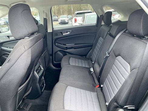 Used 2024 Ford Edge SE w/ Black Appearance Package image 12