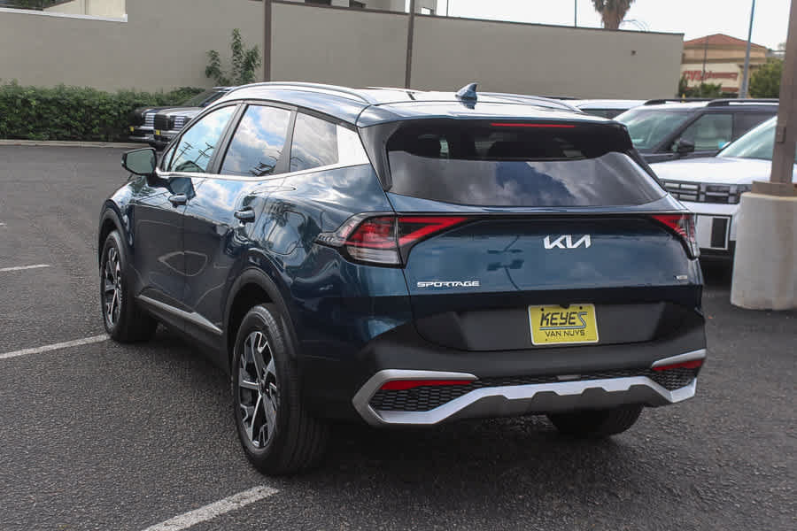 Used 2023 Kia Sportage EX AWD/4WD image 7