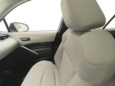 Certified 2022 Toyota Corolla Cross LE image 30