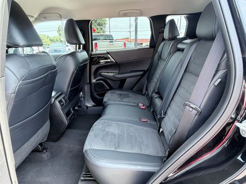 Used 2024 Mitsubishi Outlander SE FWD image 27