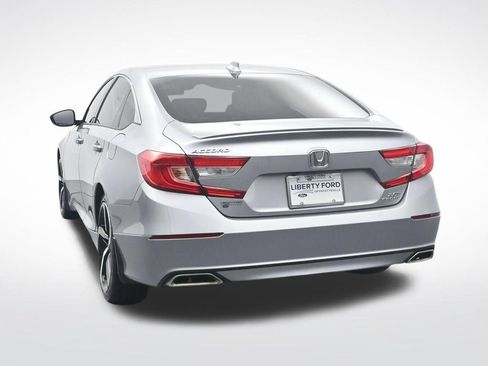 Used 2018 Honda Accord Sport image 9