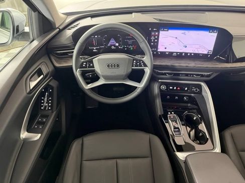 Used 2025 Audi Q5 Premium w/ Convenience Package AWD/4WD image 11