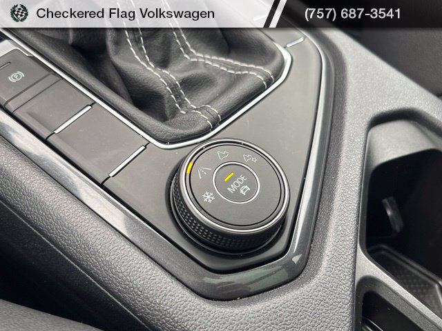 Used 2022 Volkswagen Tiguan SE w/ Panoramic Sunroof Package AWD/4WD image 47
