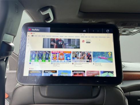 Used 2023 GMC Yukon XL Denali Ultimate image 18