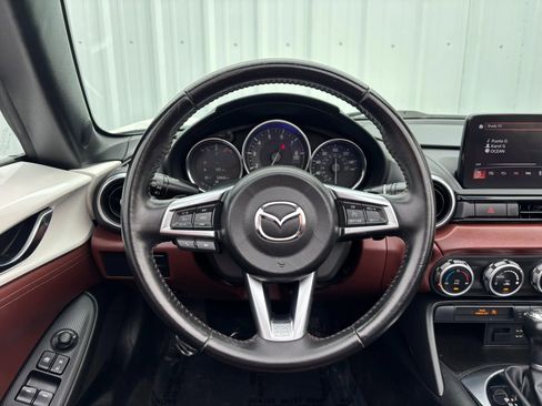 Used 2019 MAZDA MX-5 Miata Grand Touring RWD image 21