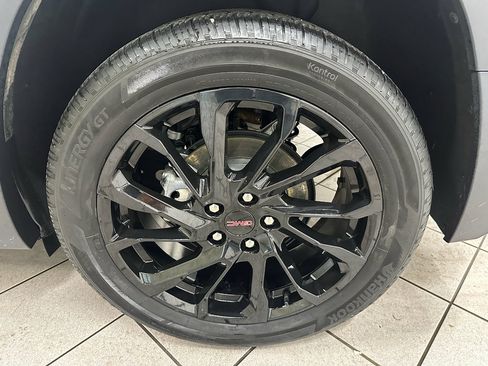 Certified 2023 GMC Terrain SLE w/ Driver Convenience Package image 15