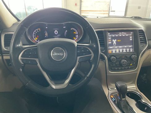 Used 2018 Jeep Grand Cherokee Limited w/ Trailer Tow Group IV image 34