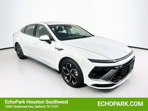 Used 2025 Hyundai Sonata SEL FWD image 1