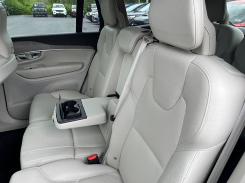 Used 2023 Volvo XC90 B6 Plus AWD/4WD image 12