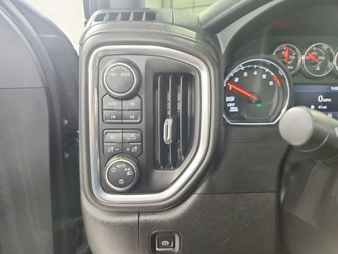 Used 2022 Chevrolet Silverado 1500 RST w/ Z71 Off-Road Package AWD/4WD image 26
