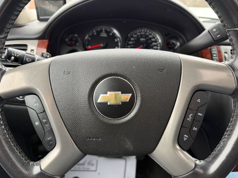 Used 2011 Chevrolet Suburban LT w/ Luxury Package image 7