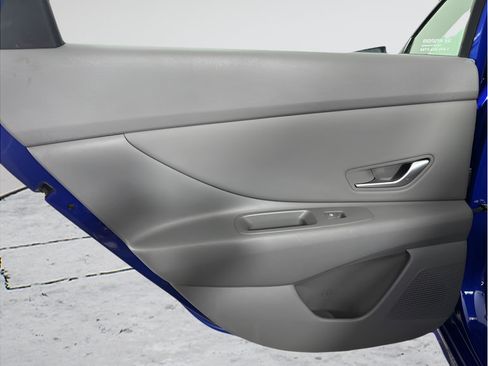 Used 2025 Hyundai Elantra SEL FWD image 11