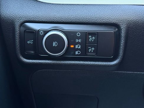 Used 2024 Ford Explorer XLT w/ Equipment Group 202A image 27