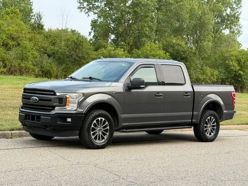 Used 2018 Ford F150 XLT w/ Equipment Group 302A Luxury AWD/4WD image 3