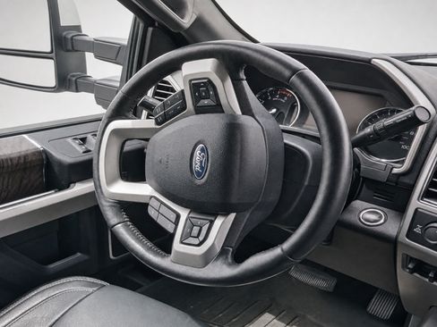 Used 2019 Ford F250 Lariat w/ Lariat Ultimate Package AWD/4WD image 23