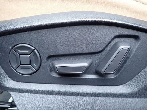 Used 2019 Audi Q8 Premium w/ Convenience Package image 23