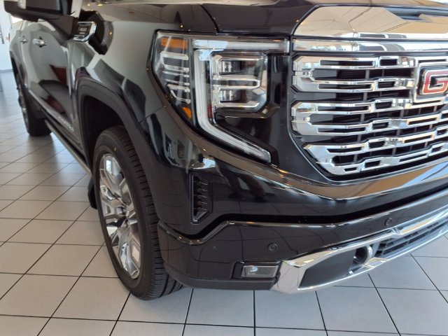 Used 2025 GMC Sierra 1500 Denali w/ Denali Reserve Package AWD/4WD image 25