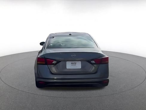 Used 2025 Nissan Altima 2.5 SV image 12