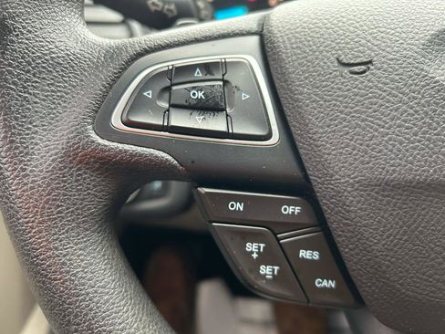 Used 2017 Ford Escape SE image 18