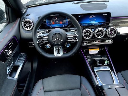 Used 2025 Mercedes-Benz GLB 35 AMG 4MATIC image 6
