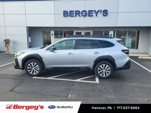 New 2025 Subaru Outback Premium image 2