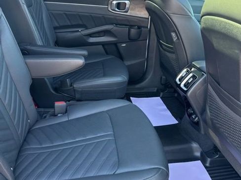 Used 2025 Kia Sorento SX Prestige image 24