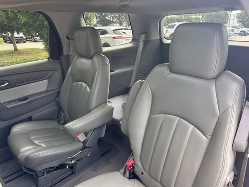 Used 2015 GMC Acadia SLE FWD image 11
