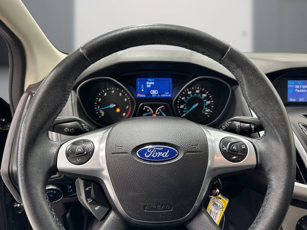 Used 2014 Ford Focus SE w/ Equipment Group 201A FWD image 22