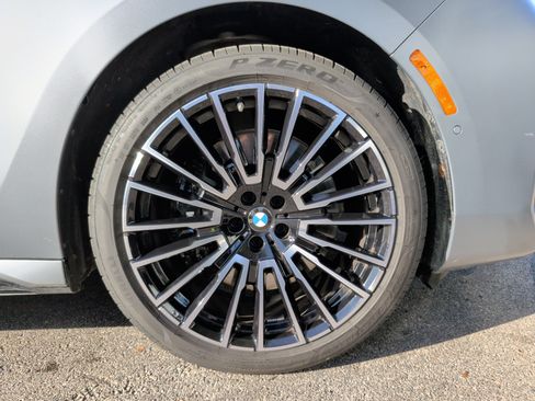 Certified 2025 BMW 760i xDrive w/ Executive Package image 13