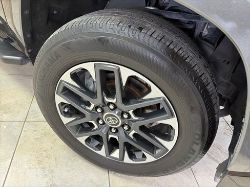 Used 2024 Toyota Tundra Limited image 10