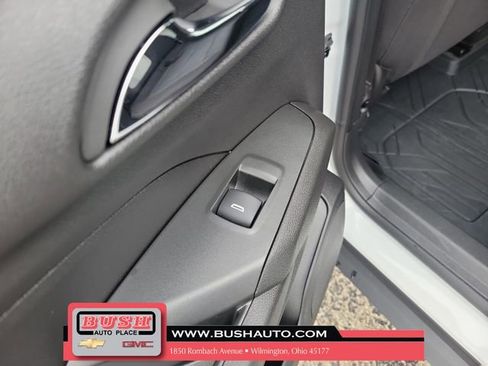 New 2026 Chevrolet Trax RS w/ Sunroof Package FWD image 16