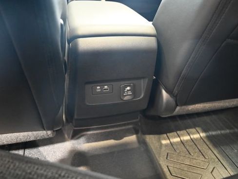 Used 2023 Nissan Frontier SV w/ SV Premium Package image 29