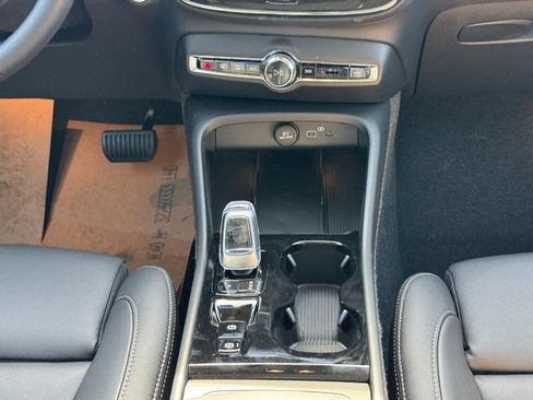 New 2026 Volvo XC40 B5 Ultra w/ Climate Package image 9