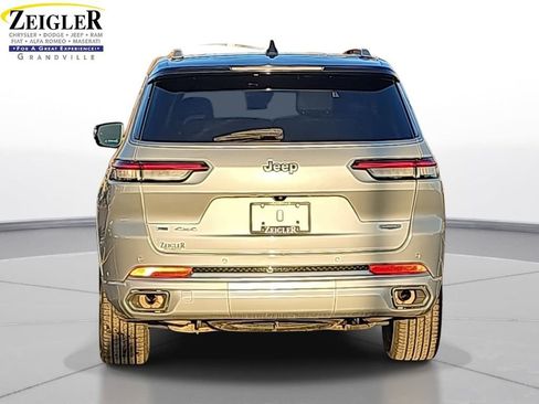 Used 2022 Jeep Grand Cherokee L Summit w/ Luxury Tech Group V image 6