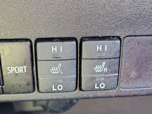 Used 2015 Toyota RAV4 Limited image 24