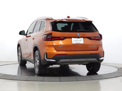 Used 2023 BMW X1 xDrive28i w/ Premium Package AWD/4WD image 5